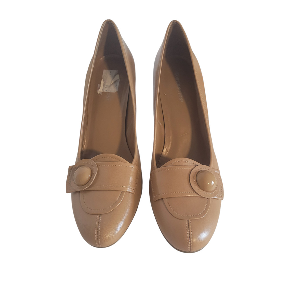 Worthington Women's Slip On Round Toe Leather Pump Heels, Cream / Tan Size: 9.5